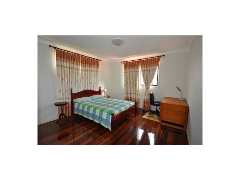 7a Normanby St, Indooroopilly QLD 4068