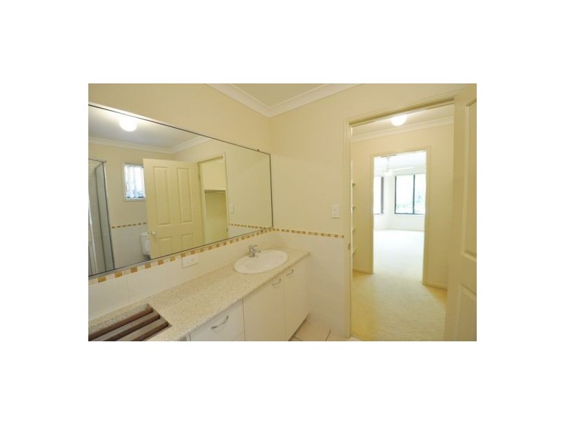 15/9 Pamela Place, Kenmore Hills QLD 4069