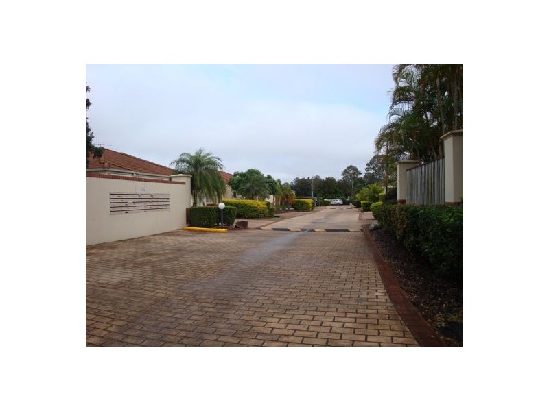 8 Manor St, Eight Mile Plains QLD 4113