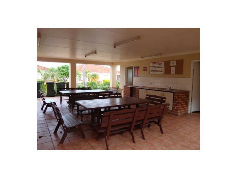 8 Manor St, Eight Mile Plains QLD 4113