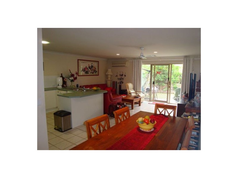 8 Manor St, Eight Mile Plains QLD 4113