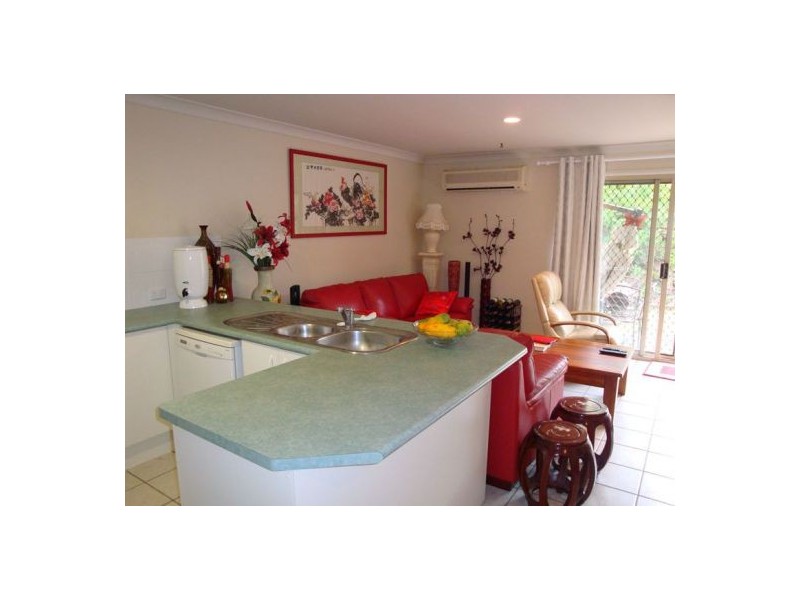 8 Manor St, Eight Mile Plains QLD 4113