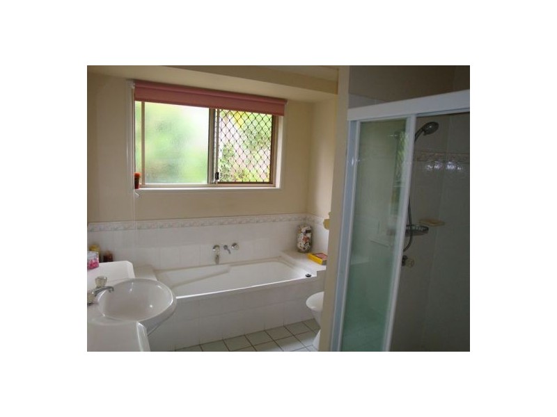 8 Manor St, Eight Mile Plains QLD 4113