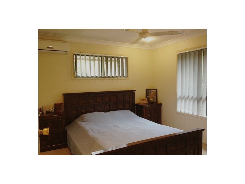 11 Oakmont Avenue, Oxley QLD 4075