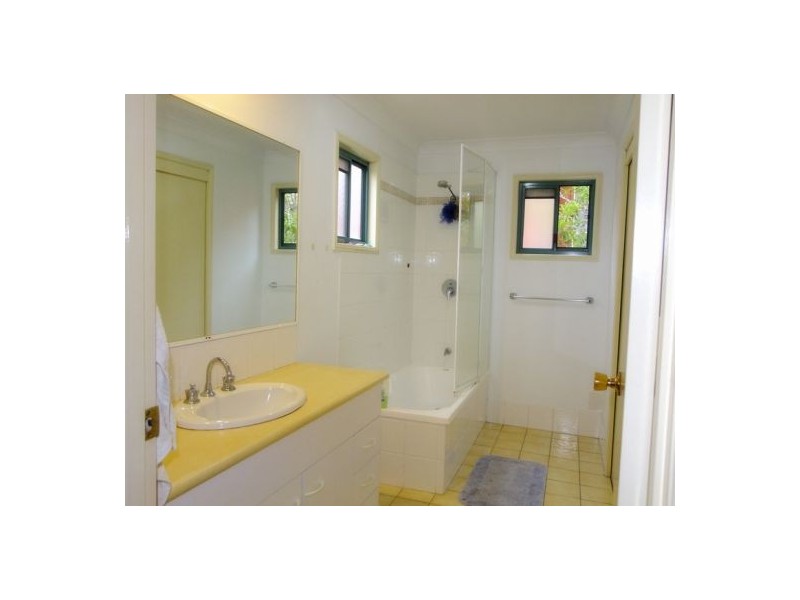 11 Oakmont Avenue, Oxley QLD 4075