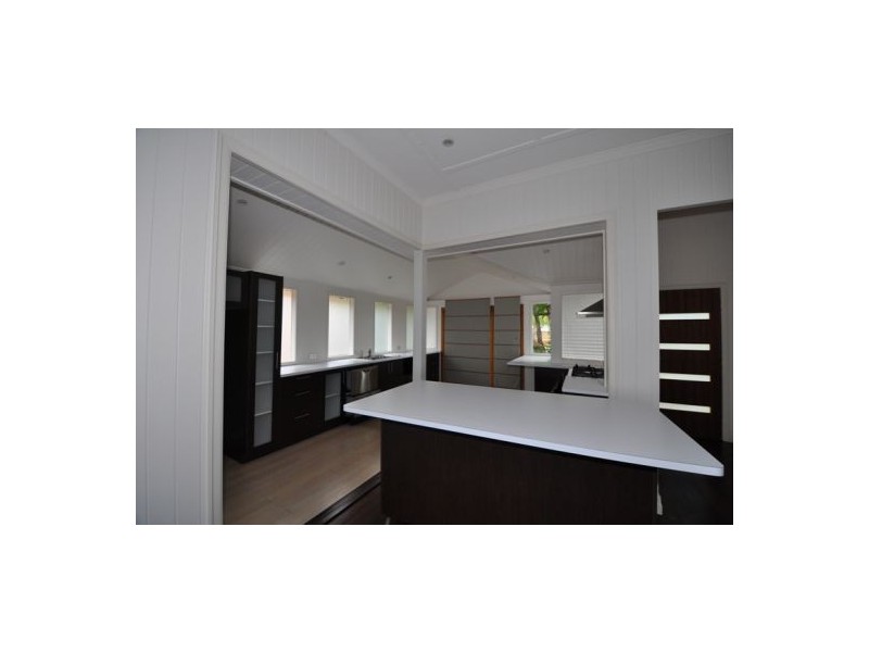 58 Wylie Av, Coorparoo QLD 4151