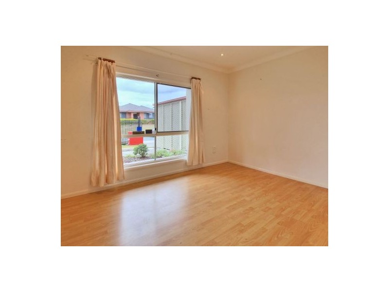 16 Cornell Cl, Regents Park QLD 4118