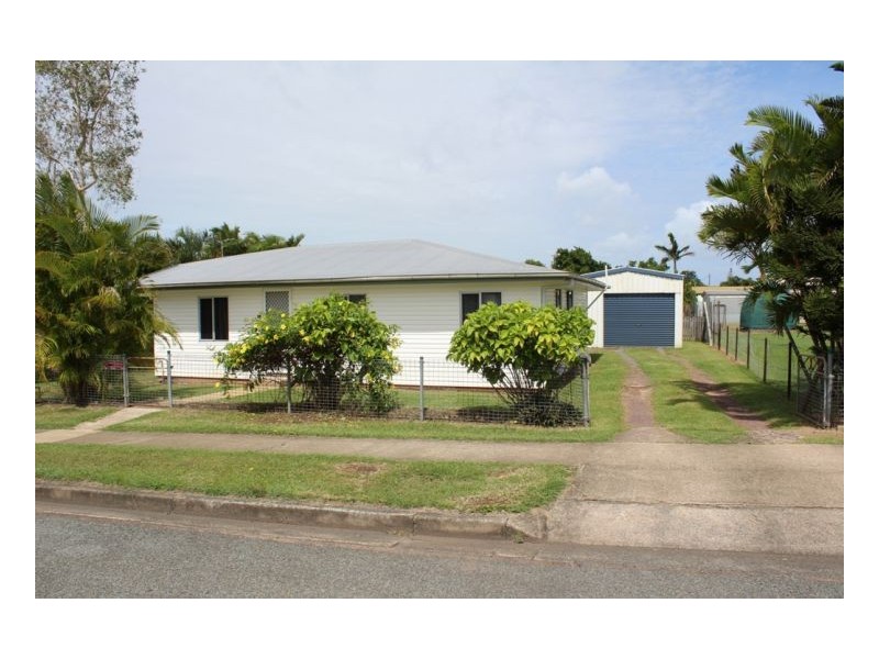 70 Beach Rd, Sarina QLD 4737