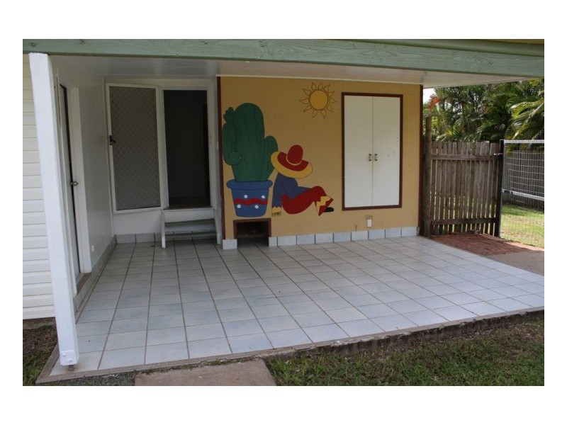 70 Beach Rd, Sarina QLD 4737