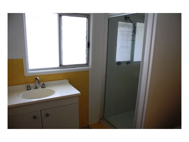 70 Beach Rd, Sarina QLD 4737