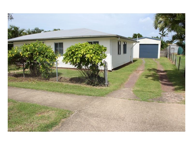 70 Beach Rd, Sarina QLD 4737