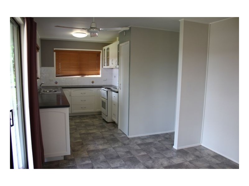 27 Domino Cres, Andergrove QLD 4740