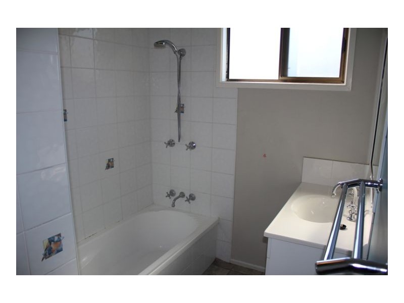 27 Domino Cres, Andergrove QLD 4740