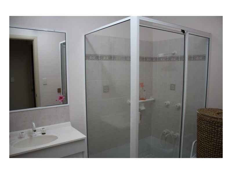 Unit 4 /69 West St, Sarina QLD 4737