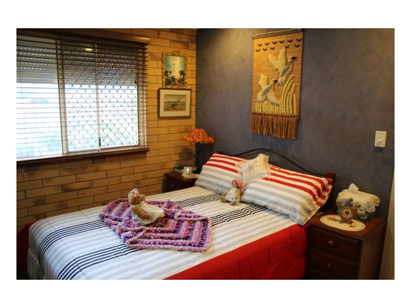 Unit 4 /69 West St, Sarina QLD 4737