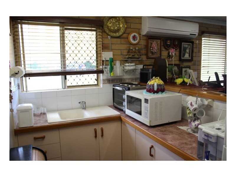 Unit 4 /69 West St, Sarina QLD 4737