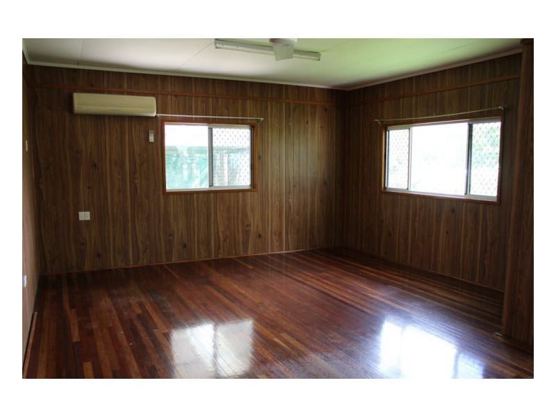 12 Johnston St, Sarina QLD 4737