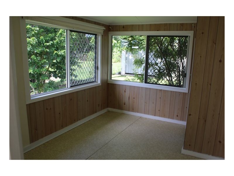 12 Johnston St, Sarina QLD 4737