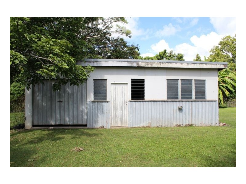 12 Johnston St, Sarina QLD 4737