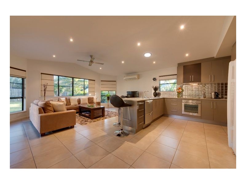 1 Bangalow Crt, Andergrove QLD 4740