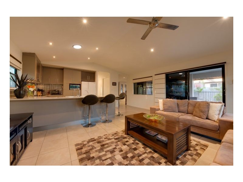 1 Bangalow Crt, Andergrove QLD 4740