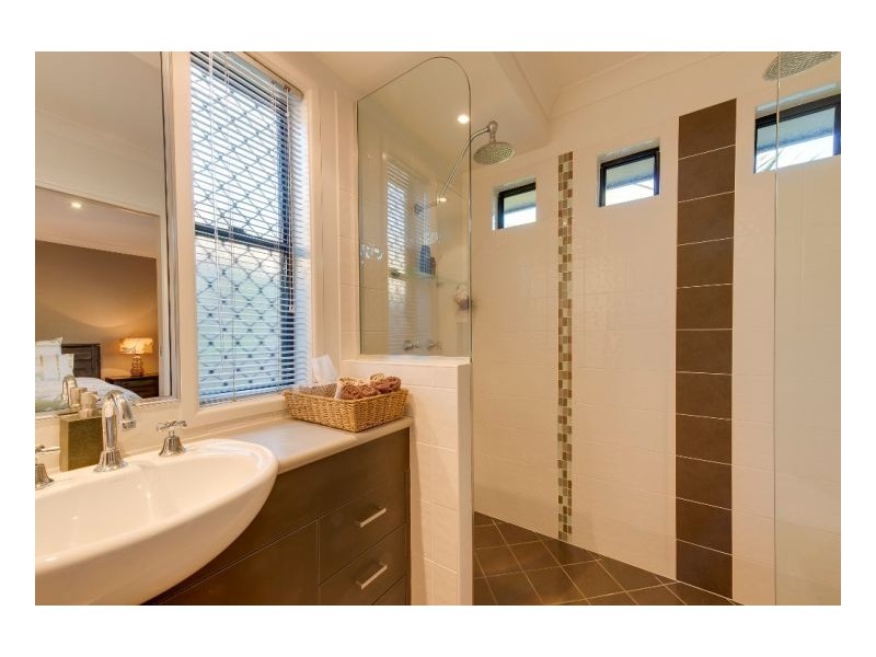 1 Bangalow Crt, Andergrove QLD 4740