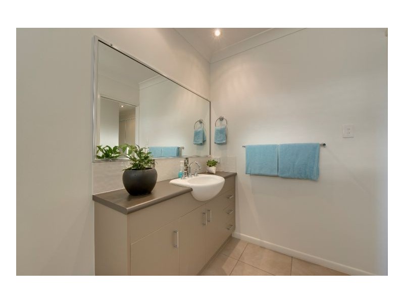 1 Bangalow Crt, Andergrove QLD 4740