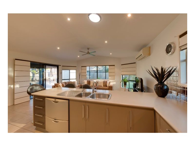 1 Bangalow Crt, Andergrove QLD 4740