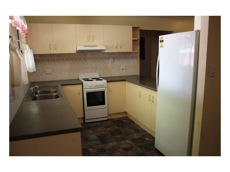 83 Busuttin Dr, Rural View QLD 4740