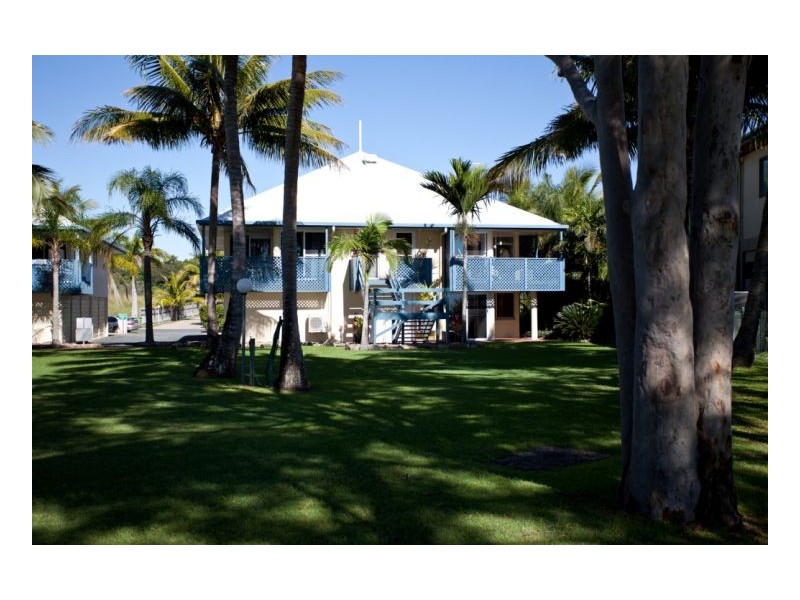 2/18 Beach Rd, Dolphin Heads QLD 4740