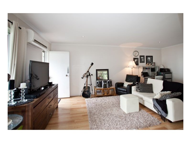 2/18 Beach Rd, Dolphin Heads QLD 4740