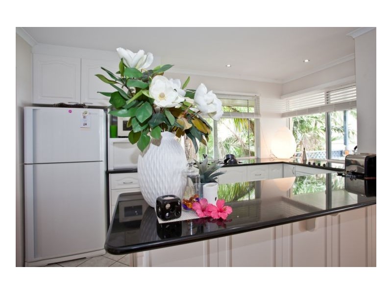 2/18 Beach Rd, Dolphin Heads QLD 4740