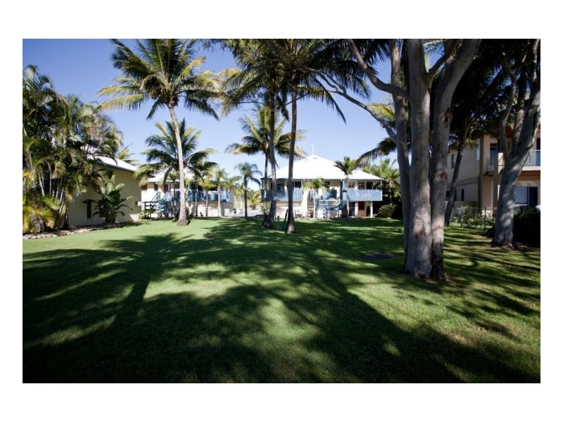 2/18 Beach Rd, Dolphin Heads QLD 4740