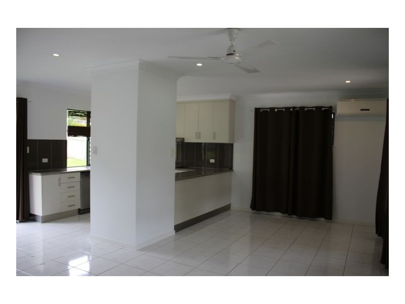80 West St, Sarina QLD 4737