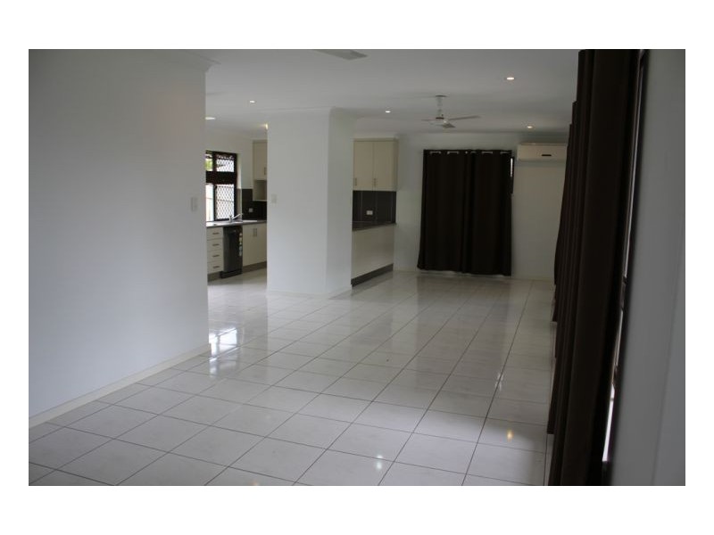 80 West St, Sarina QLD 4737