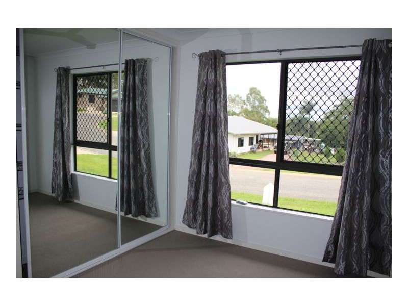 80 West St, Sarina QLD 4737