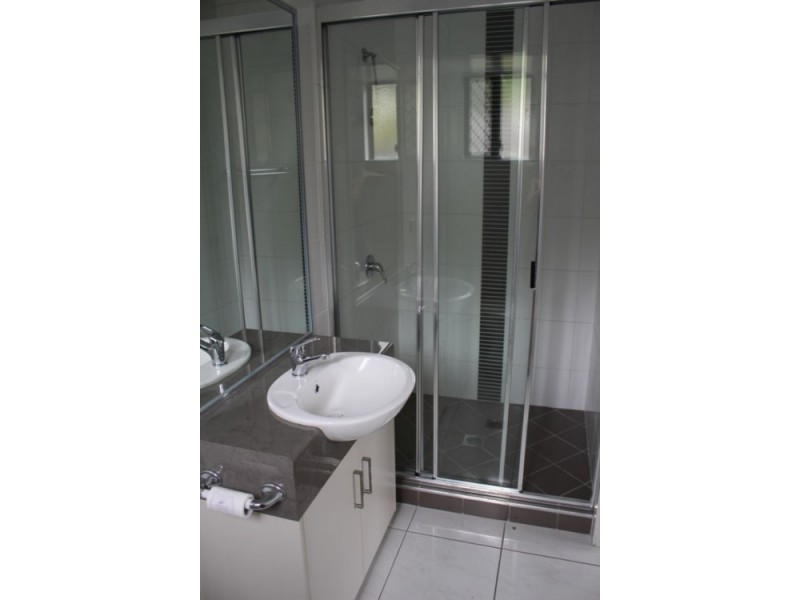 80 West St, Sarina QLD 4737