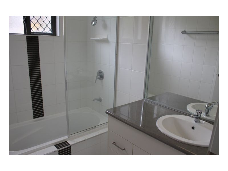 80 West St, Sarina QLD 4737