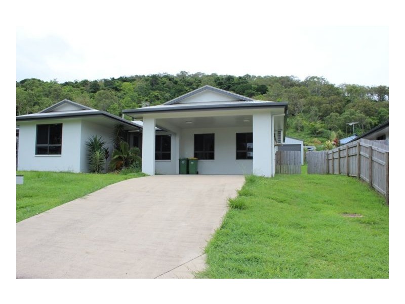 80 West St, Sarina QLD 4737