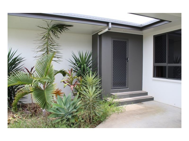 80 West St, Sarina QLD 4737