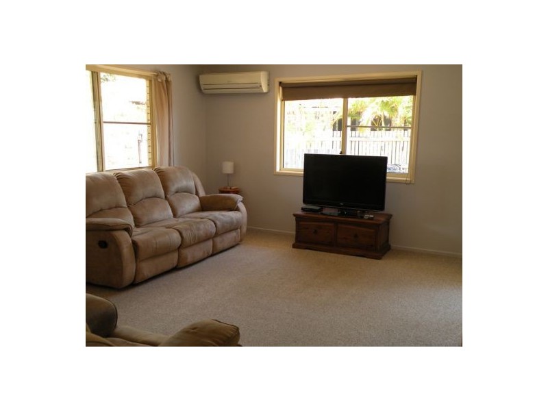 6 Clipper Crt, Bucasia QLD 4750