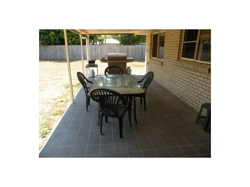 6 Clipper Crt, Bucasia QLD 4750