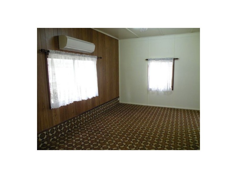 66 Beach Rd, Sarina QLD 4737