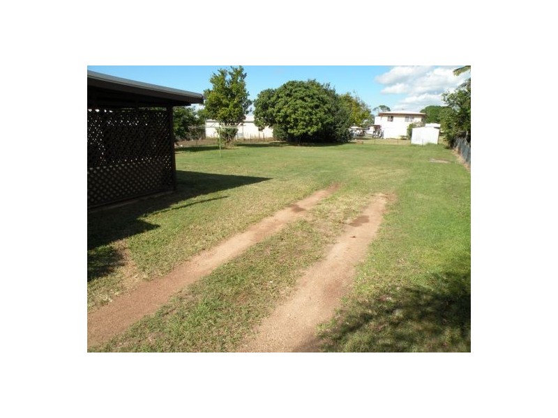 66 Beach Rd, Sarina QLD 4737