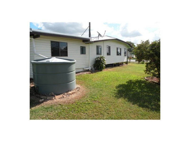 66 Beach Rd, Sarina QLD 4737