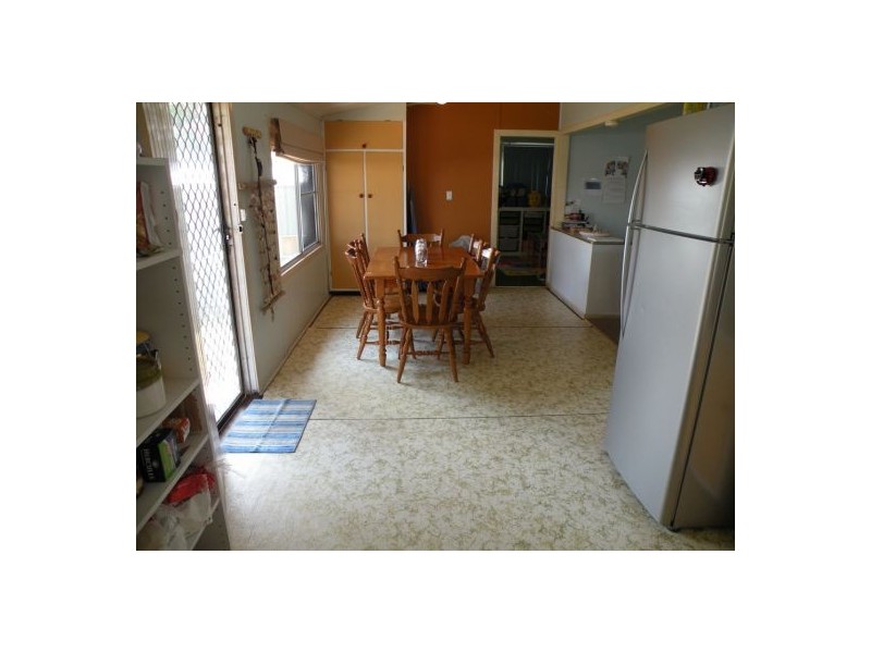 27 Evans Ave, Seaforth QLD 4741