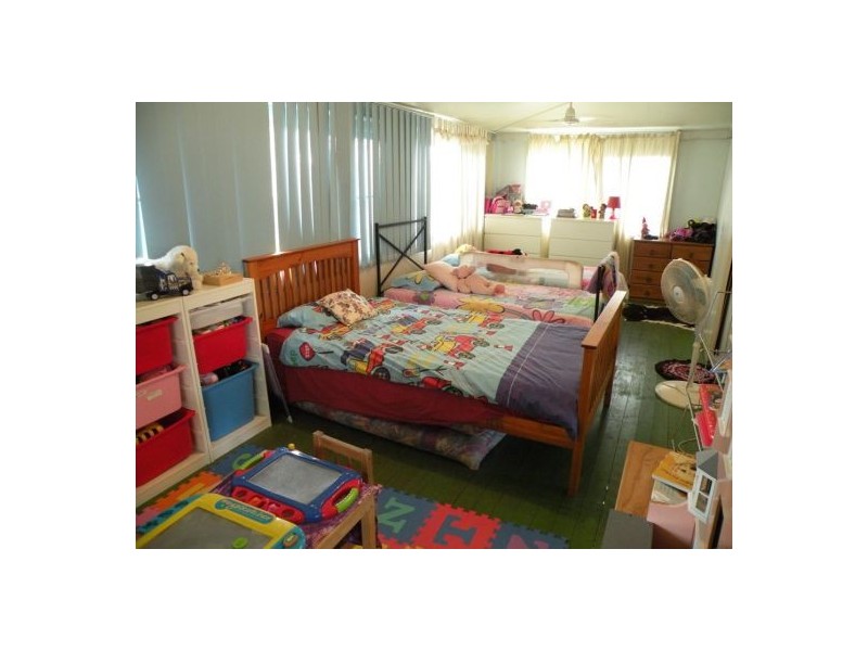 27 Evans Ave, Seaforth QLD 4741