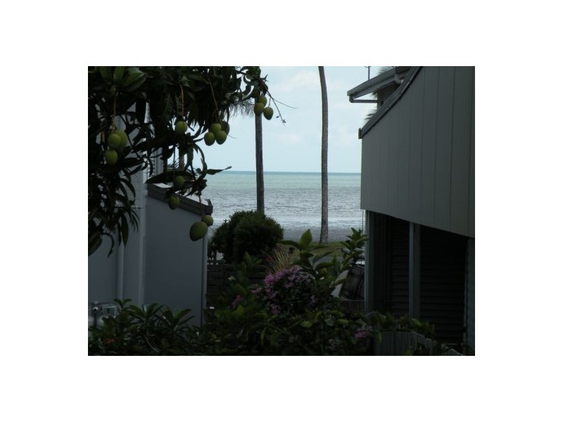 27 Evans Ave, Seaforth QLD 4741