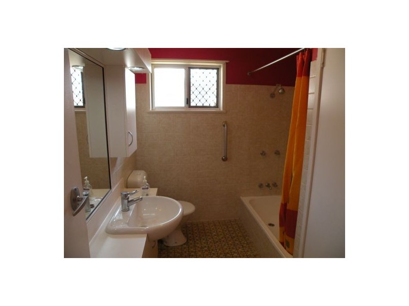 1 Normanby Crt, Mount Pleasant QLD 4740