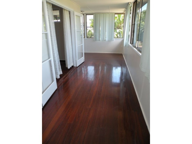 18 Holmes Ave, Sarina QLD 4737